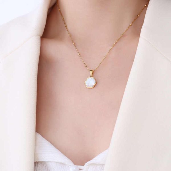 New Trendy 18K Gold Plated Stainless Steel Jewelry Wholesale Artificial Malachite Natural Shell Geometric Pendant Necklace