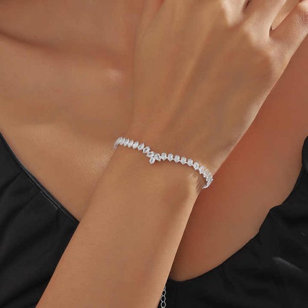 Adjustable Alloy Rhinestone Zirconia Charm Bracelets for Women Beach Wear Fashion Design Gold Plated Party Gifts