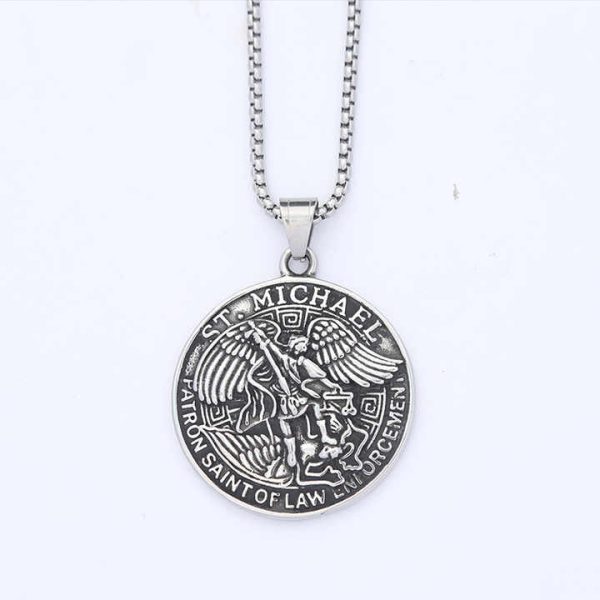 Stainless Steel Retro Pendant, Shield European and American Accessories Male Titanium Steel Jewelry