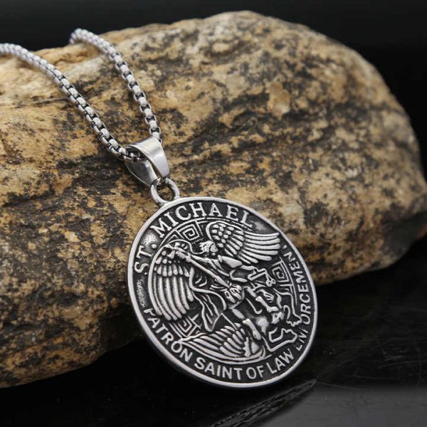 Stainless Steel Retro Pendant, Shield European and American Accessories Male Titanium Steel Jewelry