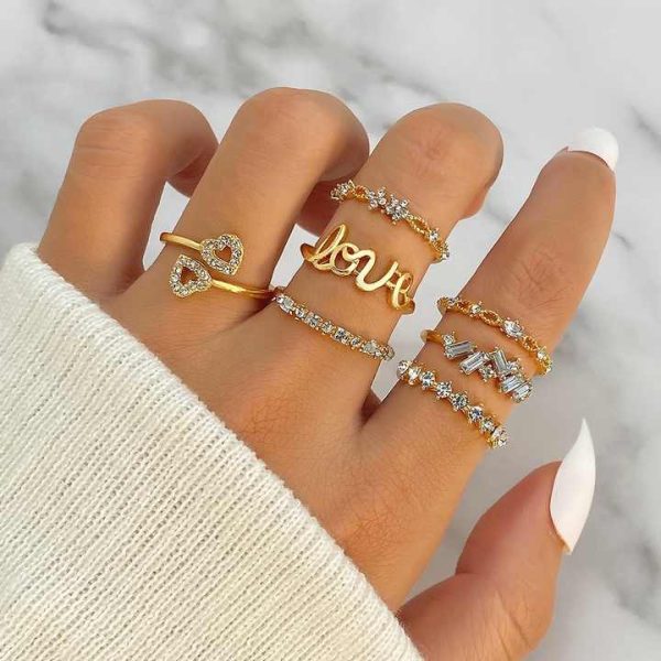 Wholesale New Korea Crystal Rings for Women Letter LOVE Heart Flower Zircon Ring for Lovers Wedding Gifts Charm Fashion Jewelry