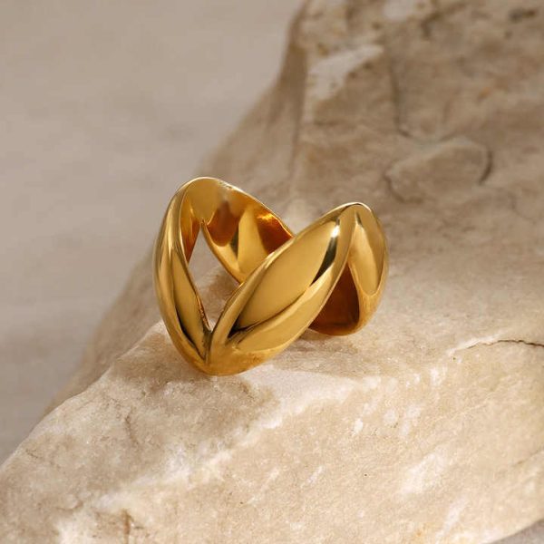 Fashion Rings 18K Gold Plated Stainless Steel V-shaped Glossy Rings for Women