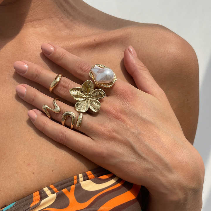 5Pcs/Set Baroque Imitated Pearl Hollow Irregular Rings for Women Trendy Lady Flower Finger Ring Fashion Jewelry Accessories Gift