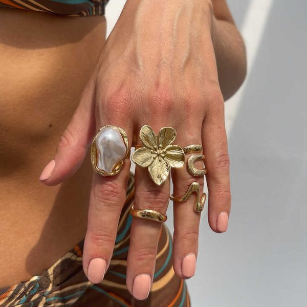 5Pcs/Set Baroque Imitated Pearl Hollow Irregular Rings for Women Trendy Lady Flower Finger Ring Fashion Jewelry Accessories Gift