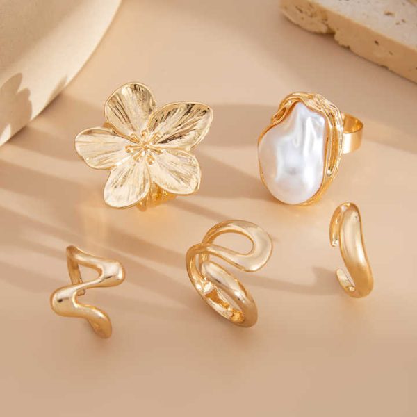 5Pcs/Set Baroque Imitated Pearl Hollow Irregular Rings for Women Trendy Lady Flower Finger Ring Fashion Jewelry Accessories Gift