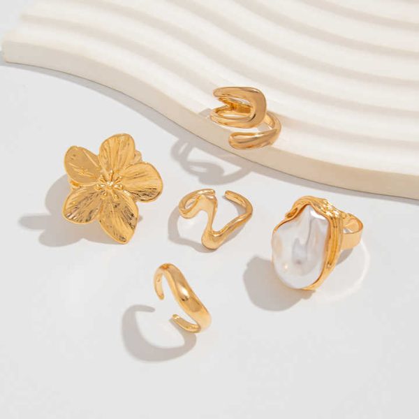 5Pcs/Set Baroque Imitated Pearl Hollow Irregular Rings for Women Trendy Lady Flower Finger Ring Fashion Jewelry Accessories Gift