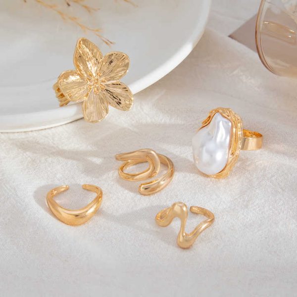 5Pcs/Set Baroque Imitated Pearl Hollow Irregular Rings for Women Trendy Lady Flower Finger Ring Fashion Jewelry Accessories Gift