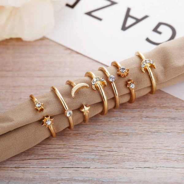 Women's Versatile 10-Piece Vintage Joint Ring Set New Fashionable Star Moon with Diamonds Love Pearl Leaves for Engagement