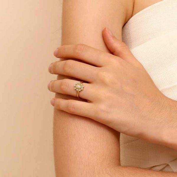 Fashionable Light Luxury Temperament Retro Hand Jewelry Stainless Steel Plated 18K Gold Skirt Full Diamond Luxury Ring Female