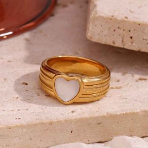 Trendy 18K Gold Plated Stainless Steel Shell Heart Striped Ring for Women