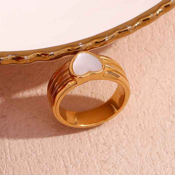 Fashion Jewelry Rings 18K Gold Plated Stainless Steel Striped Shell Heart Ring for Women