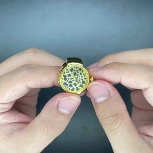 Vintage Leopard Ring Watch Unisex Alloy Golden Quartz Retro Dial Jewelry Clock Gift