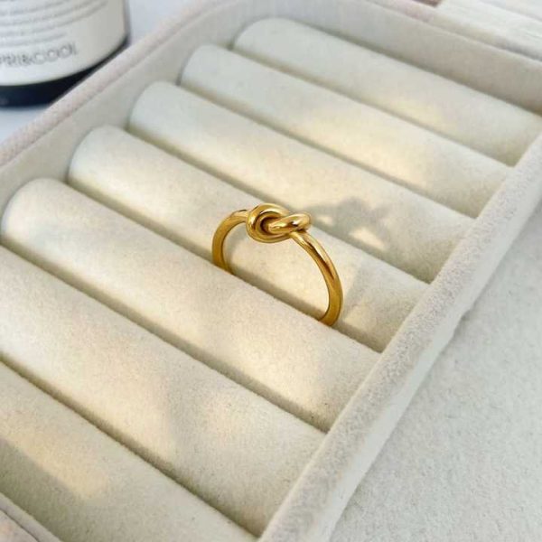 New Arrival 18K Gold-Plated Stainless Steel Ring Creative Vintage Metal Line Knot Design Joyas De Acero Inoxidable Engagement