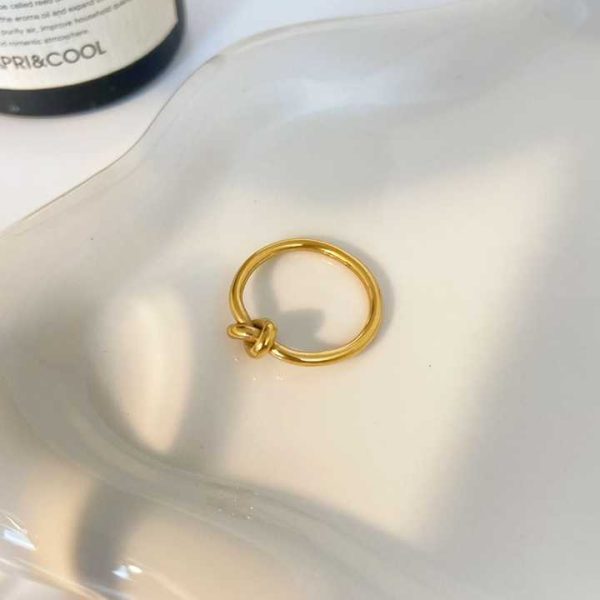 New Arrival 18K Gold-Plated Stainless Steel Ring Creative Vintage Metal Line Knot Design Joyas De Acero Inoxidable Engagement