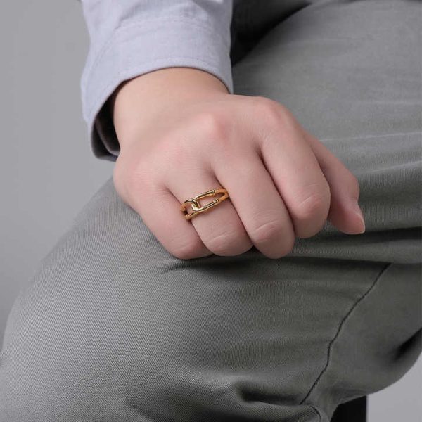 European and American wind ring buckle hollow simple ladies ring rope knot stainless steel personality proposal ring gift