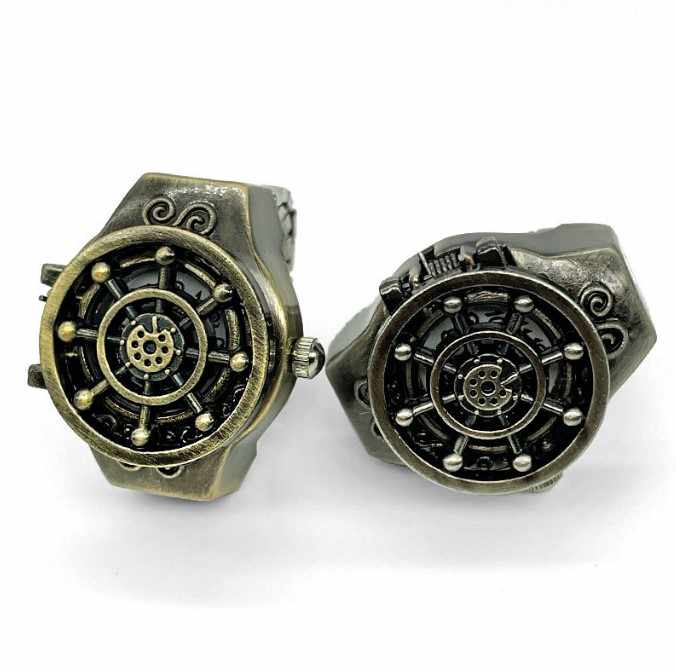 Hot Sale New Flip Watch Creativity Fashion Retro Mini Finger Quartz Ring Watch