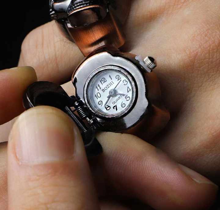 Hot Sale New Flip Watch Creativity Fashion Retro Mini Finger Quartz Ring Watch