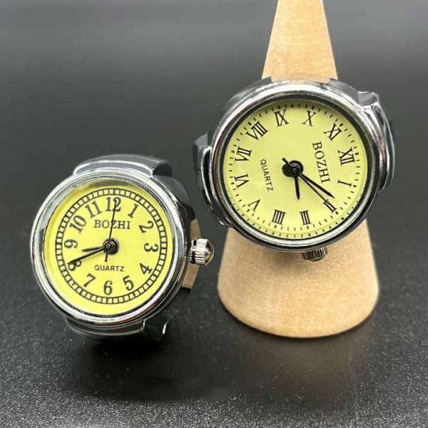 Retro Ring Watch Small Finger Watch Ring Dial Quartz Elastic Watchband Simple Number Mini Ring Watches