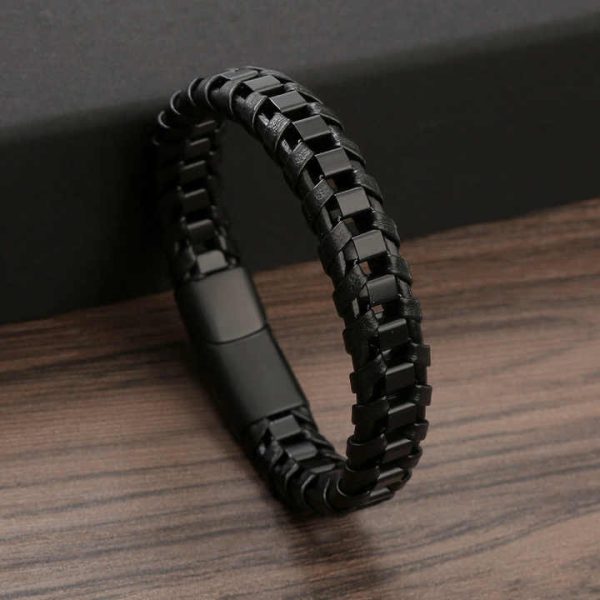 High Quality New Design Multilayered Rope String Bracelet Stainless Steel Real Leather Bracelet for Men