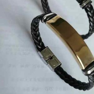Trendy Men's Stainless Steel and PU Leather Braided Bracelet - Simple Glossy Design for Everyday Wear