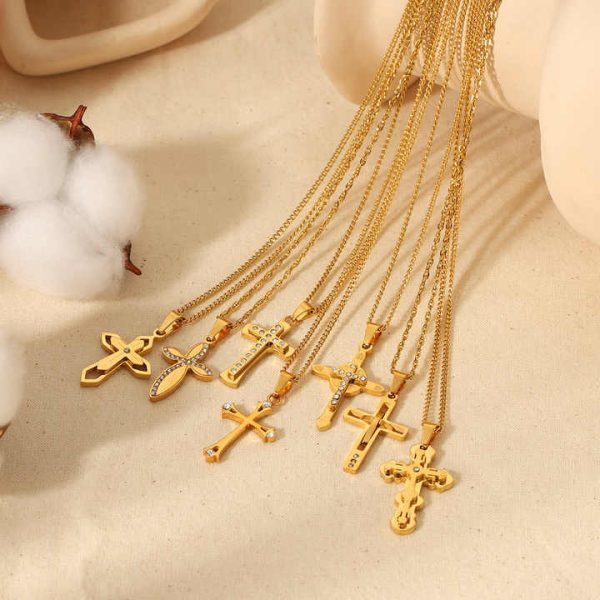 Trendy Waterproof Cross Pendant Necklace 18K Gold Stainless Steel Hand Polished Necklace for Women Men