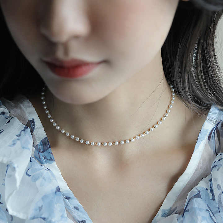 Fashion Pearl Necklace Women Light Luxury Niche Design Sense Clavicle Chain Beaded Neck Pendant Wholesale