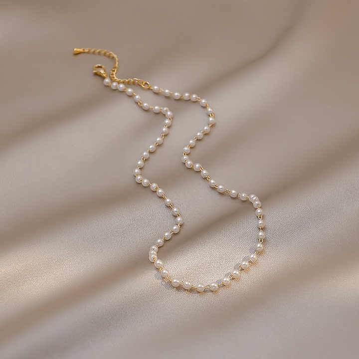 Fashion Pearl Necklace Women Light Luxury Niche Design Sense Clavicle Chain Beaded Neck Pendant Wholesale