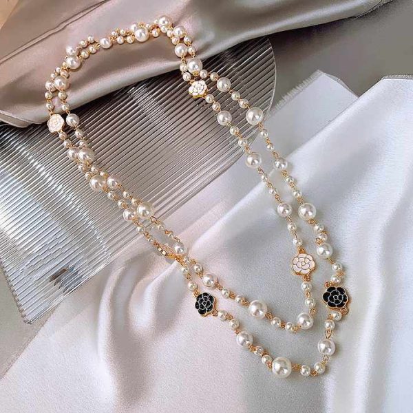 Luxury Designer Camellia Flower Pearl Necklace Handmade Double Layer Sweater Chain Women's Fashion Accessories Fine Jewelry