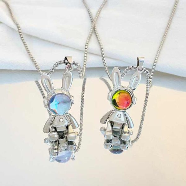 Shuoyang Factory Hot Selling Space Rabbit Necklace Men Women Punk Hip Hop Niche Design Long Sweater Accessories