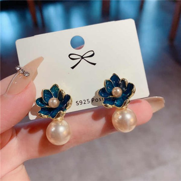 Temperament Korean Stud Earrings Simple Pearl Enamel Flower Fashion Earrings for Women