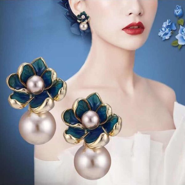 Temperament Korean Stud Earrings Simple Pearl Enamel Flower Fashion Earrings for Women