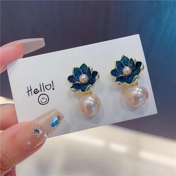 Temperament Korean Stud Earrings Simple Pearl Enamel Flower Fashion Earrings for Women