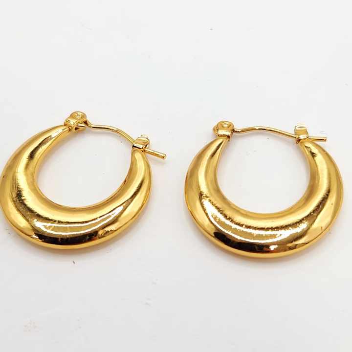 Women's Trendy Vintage Stainless Steel Hollow Stud Earrings 18K Plated Waterproof Non-Tarnish Geometric Shape