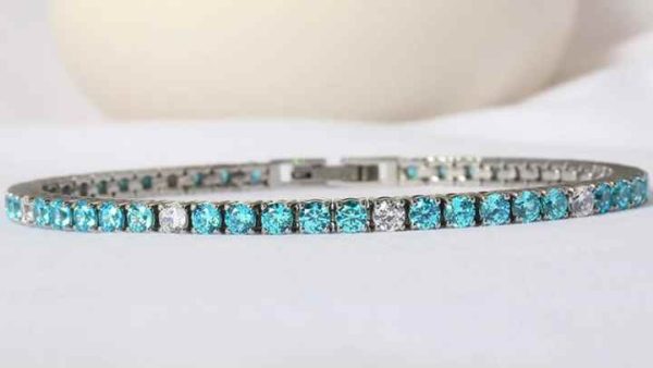 Stylish Bezel Set 5A Zircon Titanium Steel Gold Plated Unisex Bangle for Daily Wear