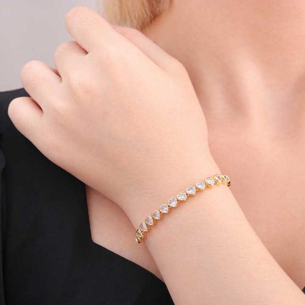 2022 Ice Out Fashion Jewelry Tennis Bracelet Wholesale Heart Diamond Zircon Bracelets