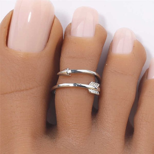 Toe Rings for Women Copper 18K Gold Plated Jewelry Arrow Shape Small Size Adjustable Open Tail Rings Summer Beach Foot Jewelry